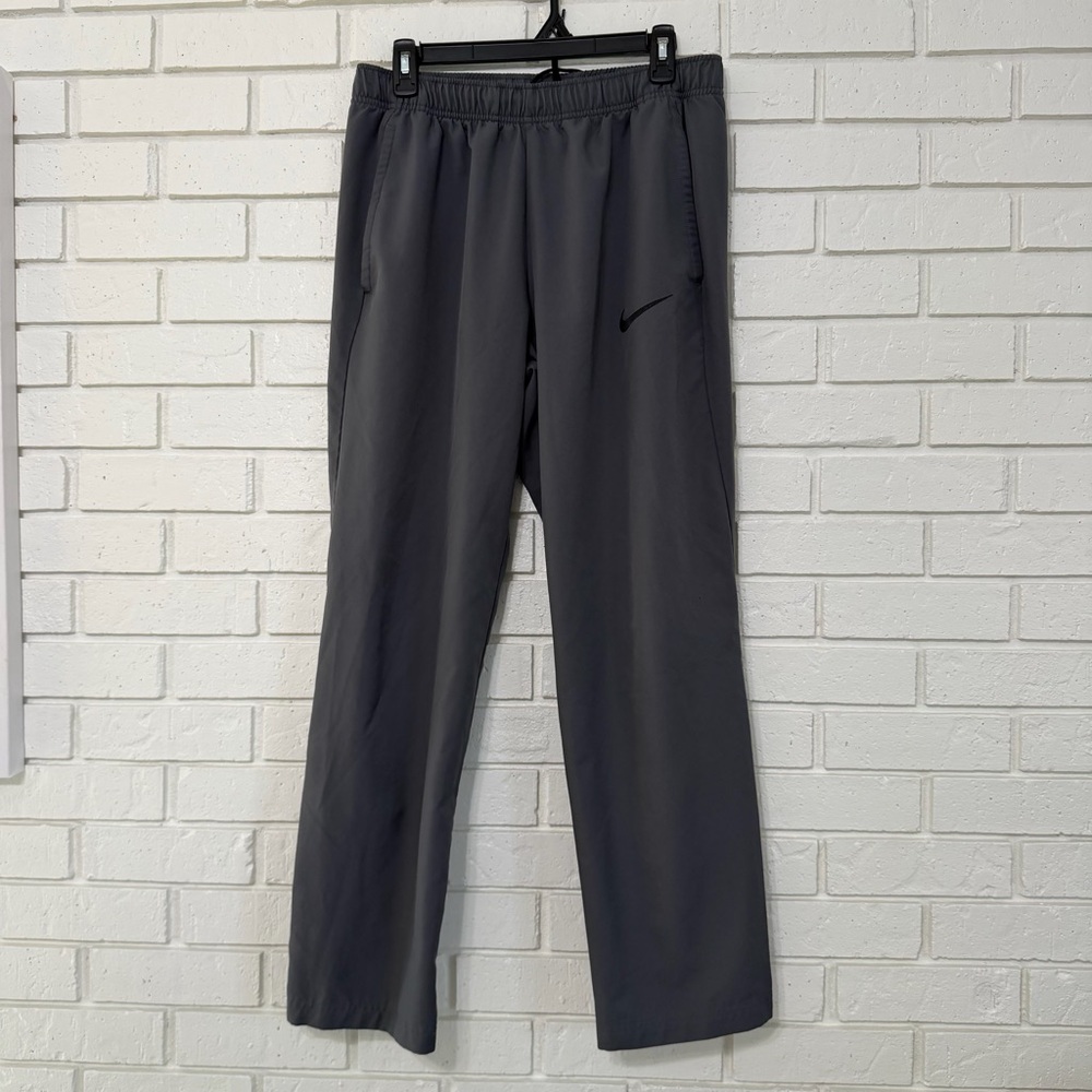 Nike Dri-Fit Training Pants – Men’s Large – Gray